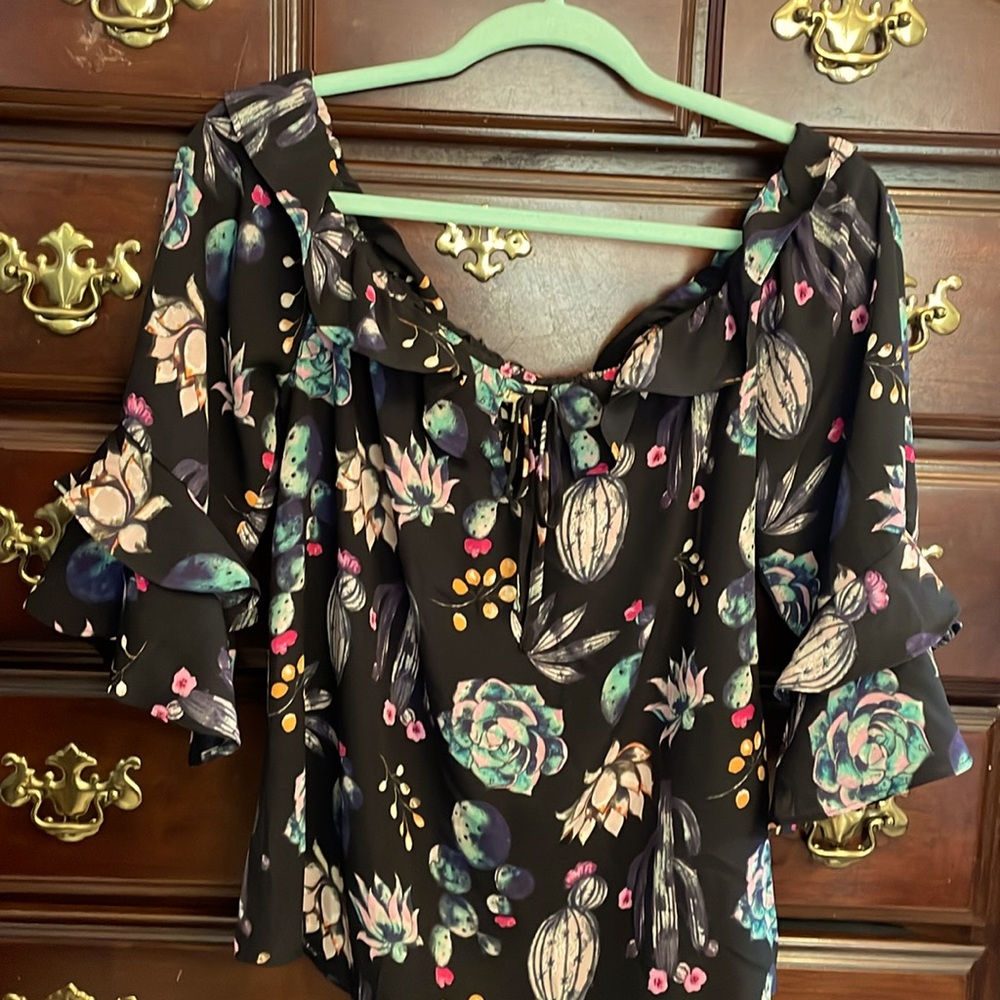 Strapless floral 3/4 length sleeve blouse
